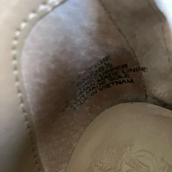 VINCE CAMUTO Reggie Tan Suede Pointed Toe Heeled Ankle Booties Size 6 - Picture 8 of 10